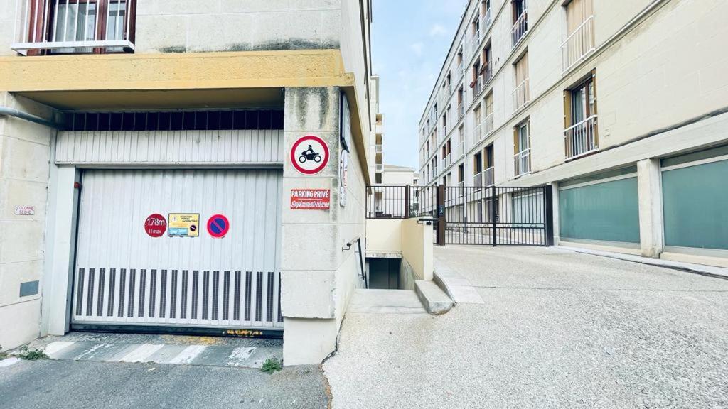 T2 Avignon Climatise Intra Muros Spacieux Et Lumineux Esterno foto